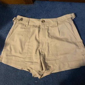 Mid-Rise Shorts